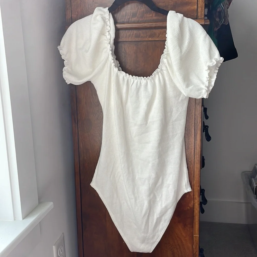 Topshop | short sleeve bodysuit - Picture 4 of 7